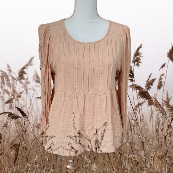 AE Blush Pink Long-sleeved Smocked Boho Top Scoop Neck Sz S - Picture 8 of 9